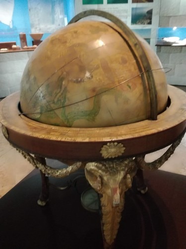 Globe